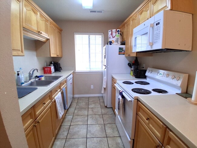 Building Photo - 577 N 100 W St