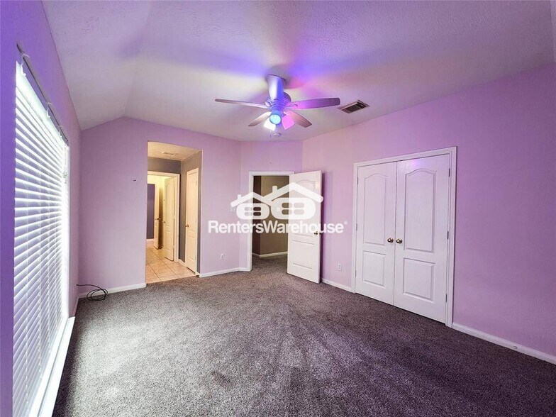 Building Photo - 17406 Autumn Oak Way