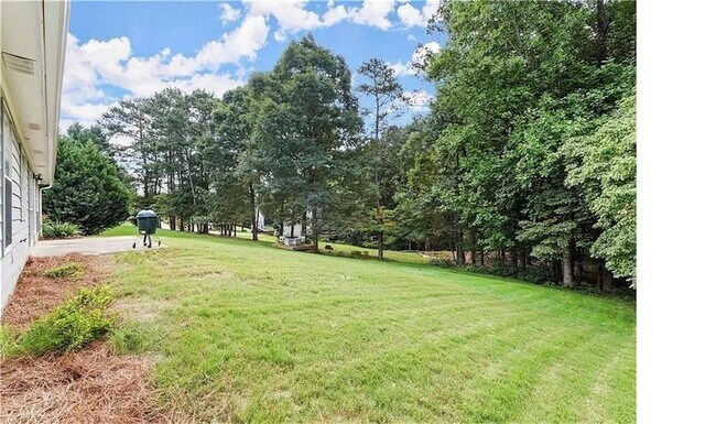 Building Photo - 5440 Windcrest Ln