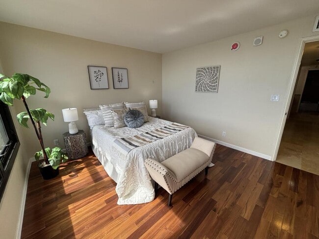 Building Photo - 1600 Ala Moana Blvd