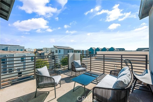 Building Photo - 105 Shear