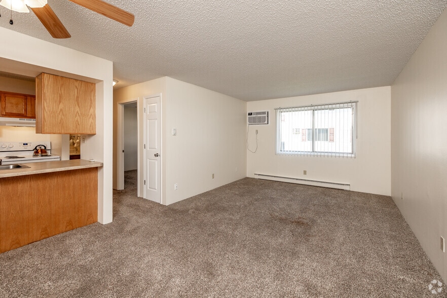 1BR, 1BA - 700SF - Living Room - Park Ridge Apartments