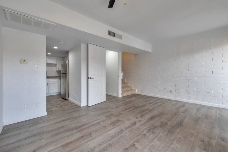 Building Photo - 1815 W Tuckey Ln