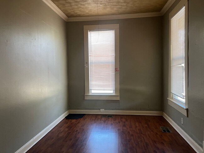 Building Photo - 1728 Highland Ave