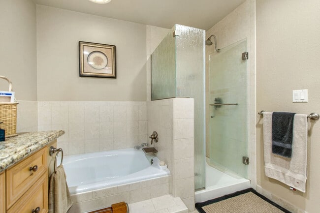 Building Photo - 3672 Seascape Dr
