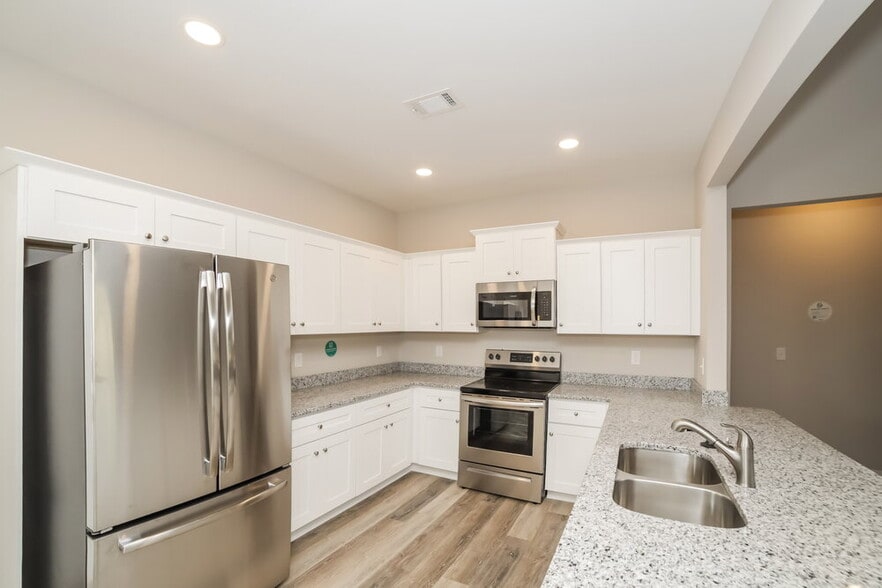 Building Photo - 31 Celtic Ct