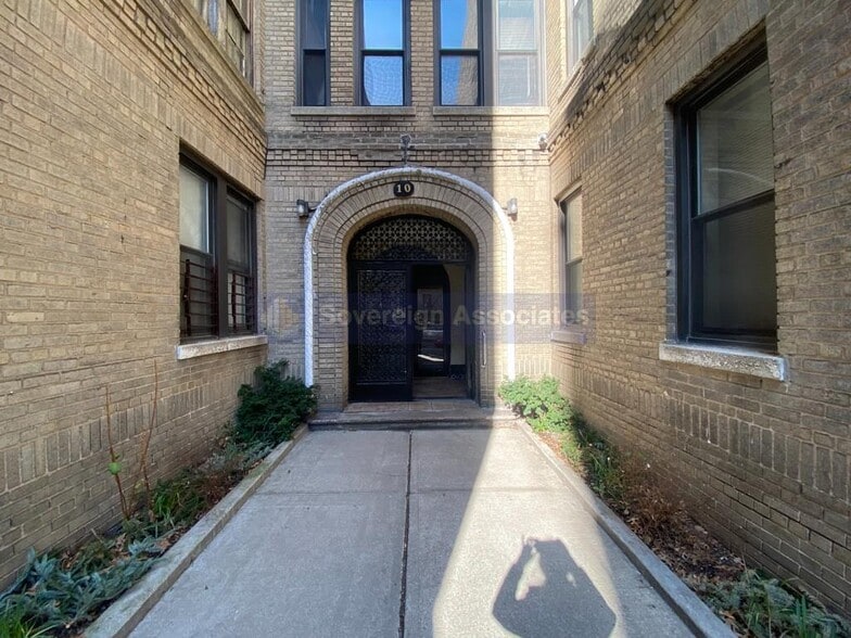 Building Photo - 10 Bennett Ave