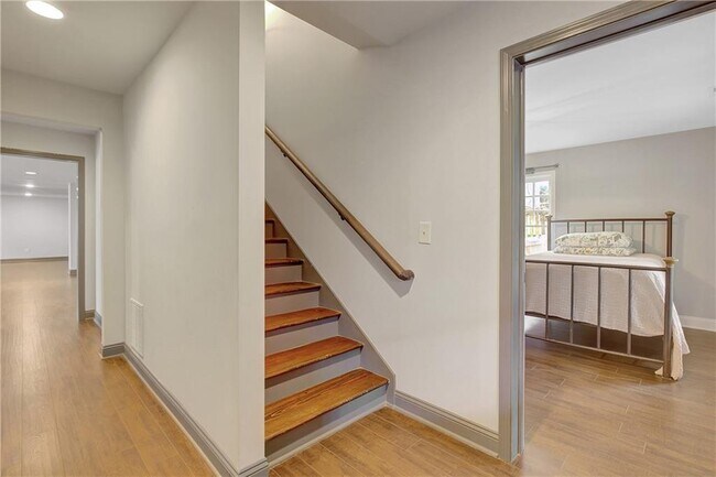 Building Photo - 10559 Serenbe Ln