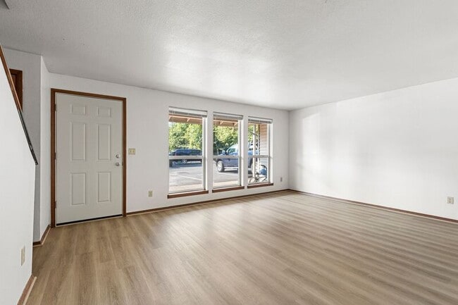 Building Photo - 17462 SE 82nd Dr