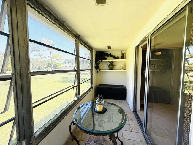 Building Photo - 159 Sussex H