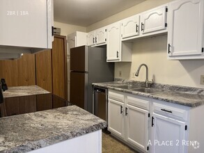 Building Photo - Newly Renovated 2-Bed Near Hospital | Bran...