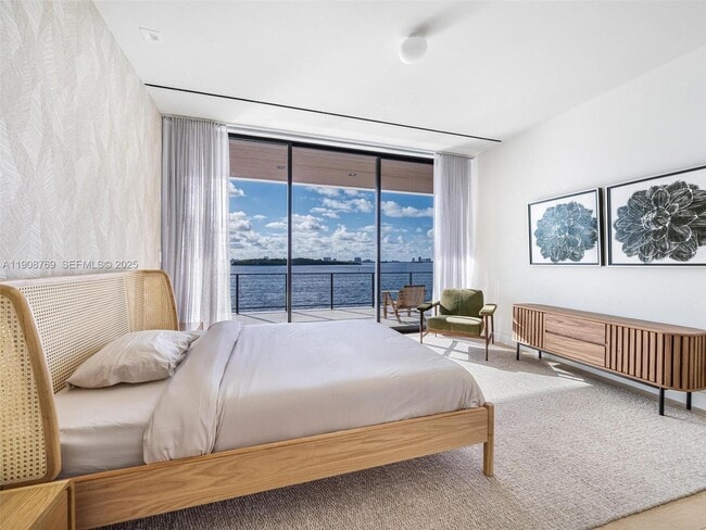 Building Photo - 11400 N Bayshore Dr