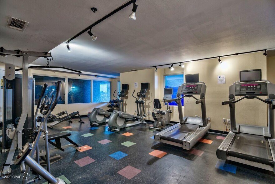 Building Photo - 9900 S Thomas Dr