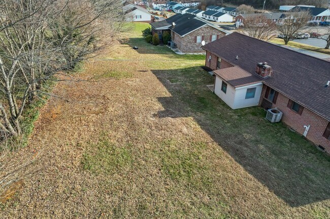 Building Photo - 983 Beverly Dr