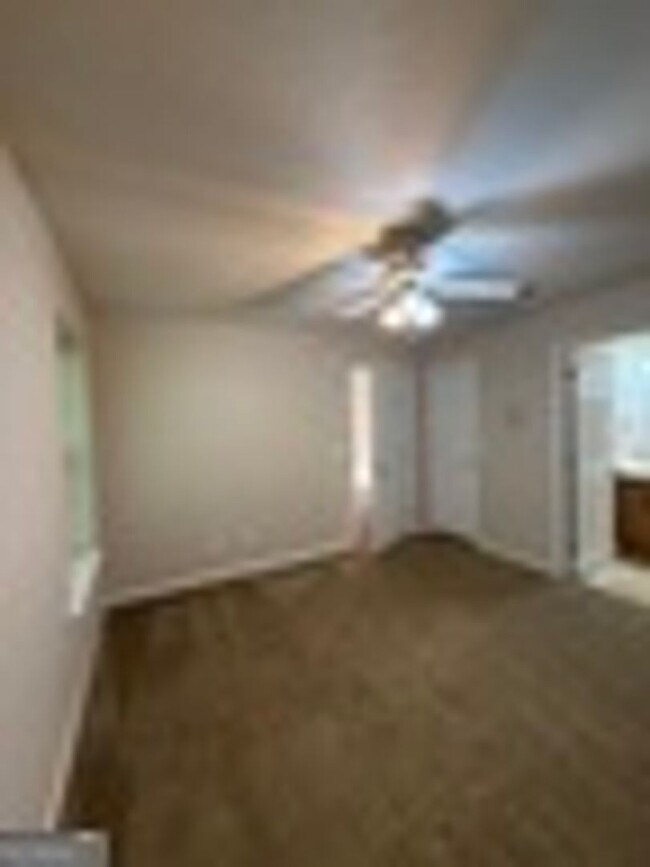 Building Photo - 408/410 Lawnwood Ct