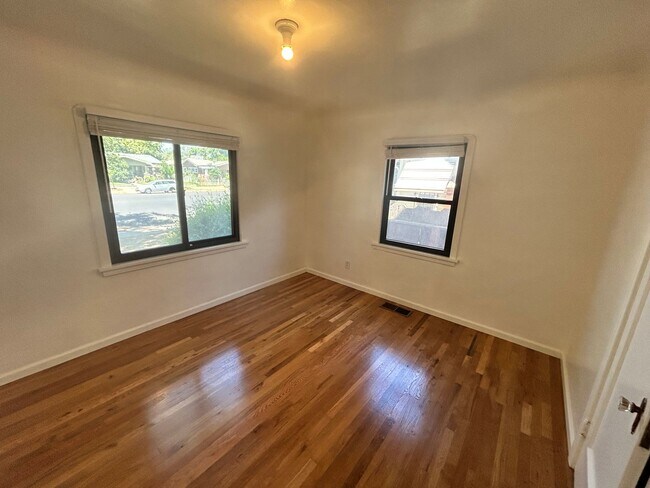 Building Photo - 4 Bedroom/2 Bath Modesto Ca