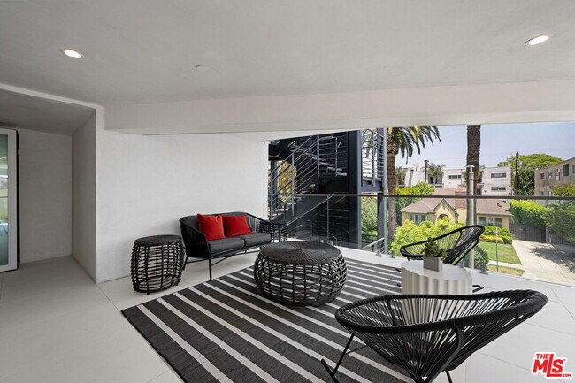 Building Photo - 621 Kings Rd