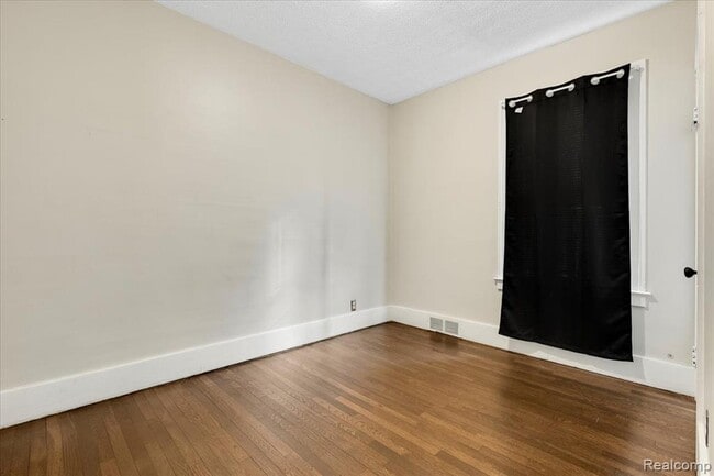 Building Photo - 1413 Wayburn St