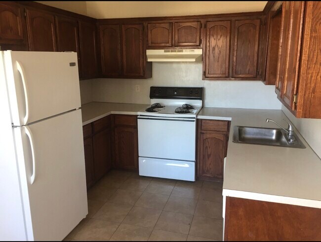 Building Photo - 141 Las Palmas St