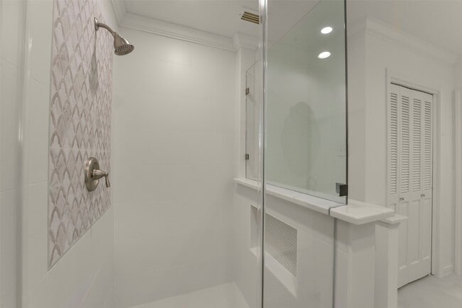 Building Photo - 110 Ridgemont Dr