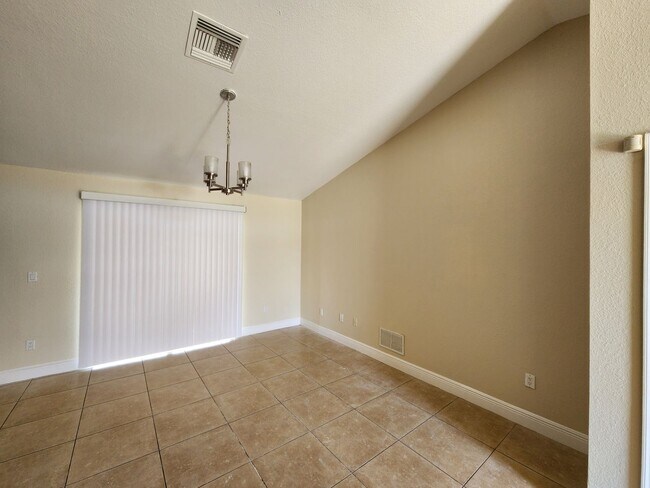 Building Photo - 3702 5th St SW