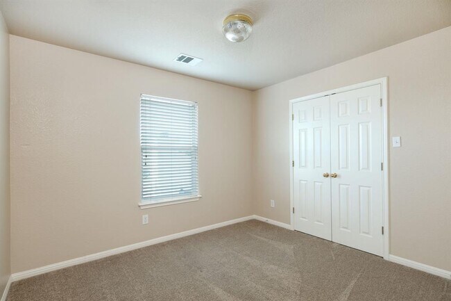 Building Photo - 2744 Kickapoo Cavern Dr