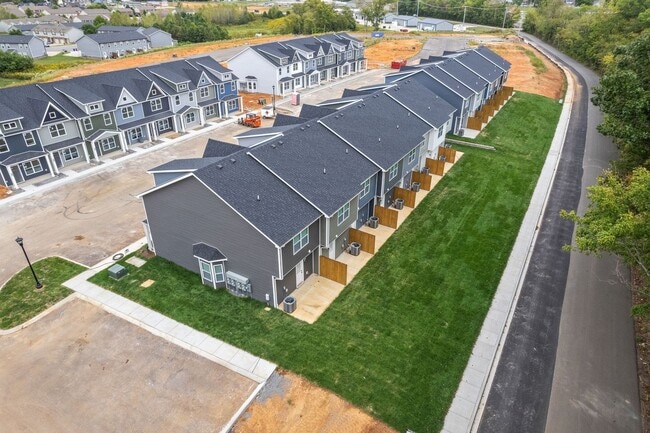 Building Photo - Luxury Townhome For Rent Near Billy Dunlop Park!