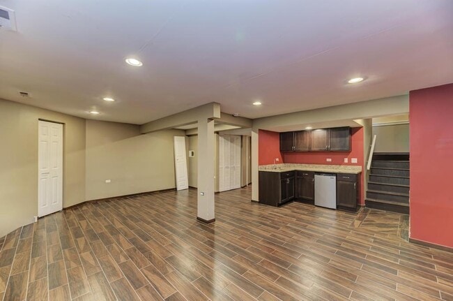 Building Photo - 2222 Seaver Ln