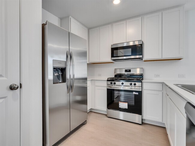 Building Photo - 921 Capracotta Dr
