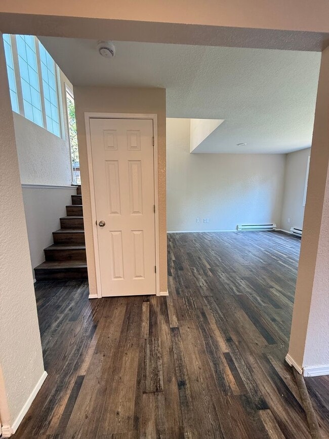 Building Photo - 8721 Shadow Wood Dr