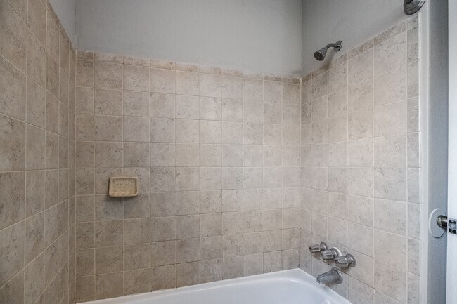 Building Photo - 16210 Cypress Point Dr