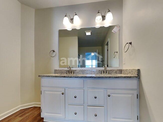 Building Photo - 1613 Blankenship Dr