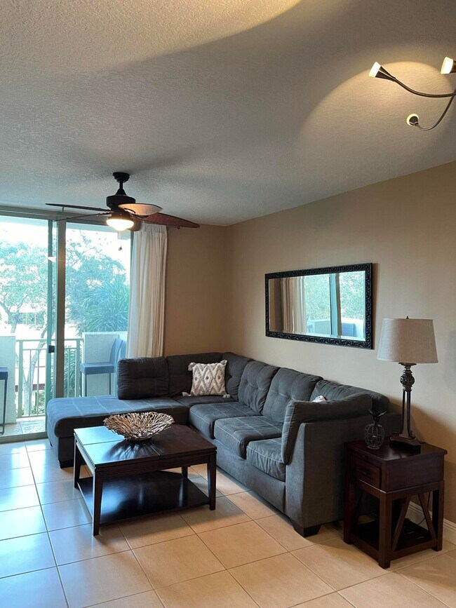 Building Photo - 610 Clematis St