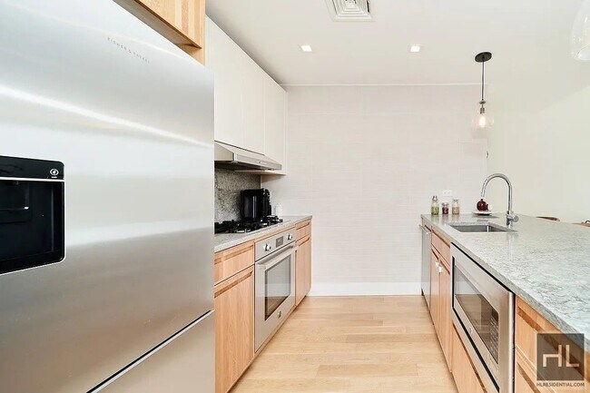 Building Photo - WEBSTER AVENUE