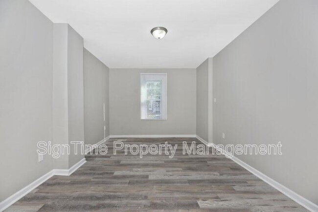 Building Photo - 531 Salem Ave