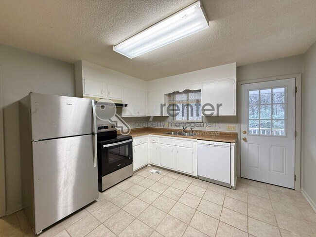 Building Photo - 550 Alexander Dr