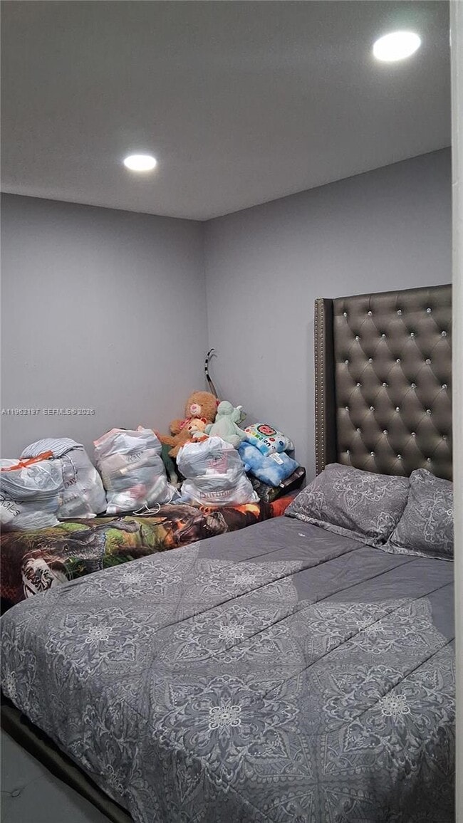 Building Photo - 2608 W 54th Pl