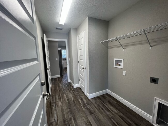 Building Photo - New Construction Custom Home - Desirable SE Ocala Neighborhood 3/2/2 **WON"T LAST**