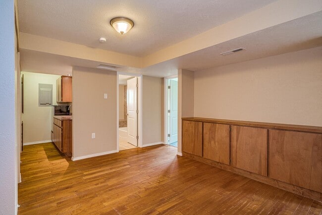 Building Photo - 7140 Buckhorn Ln