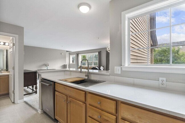 Building Photo - 2777 Barclay Way