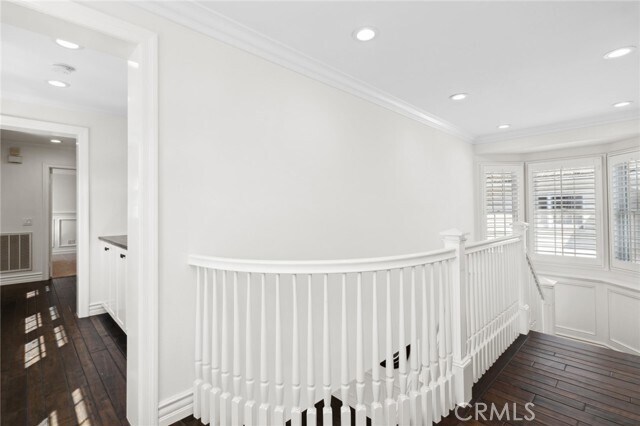 Building Photo - 5 Cape Woodbury