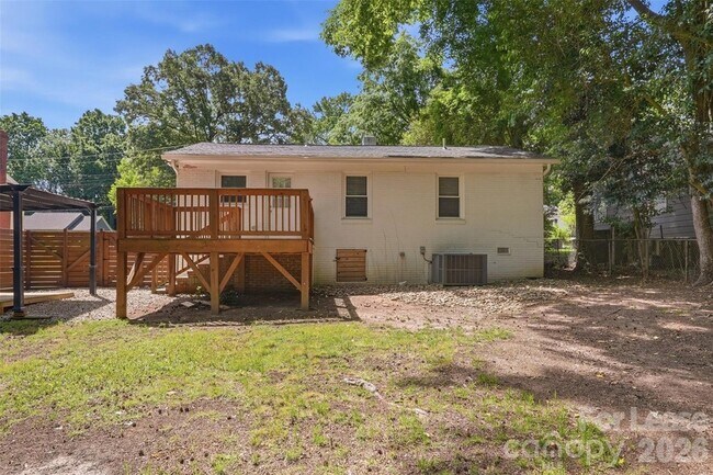Building Photo - 4239 Dinglewood Ave