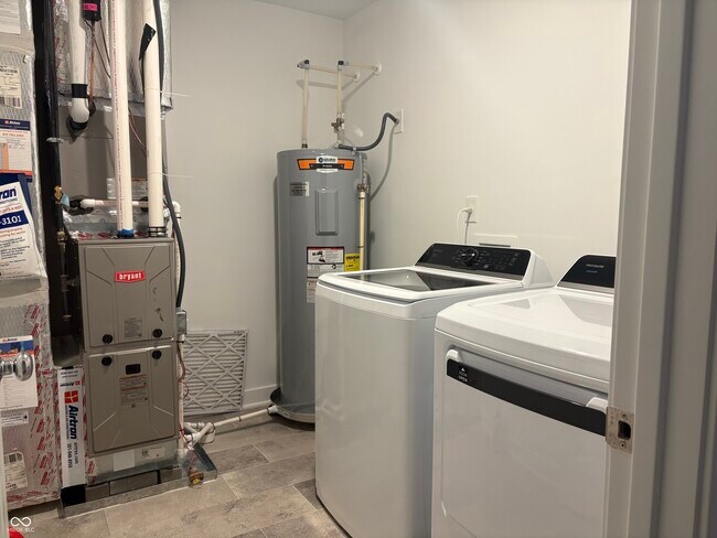 Building Photo - 5916 Sunstone Rd