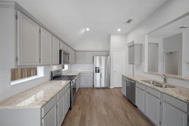 Building Photo - 14911 Englebrook Dr
