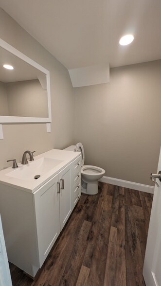 Building Photo - 24 Clark St