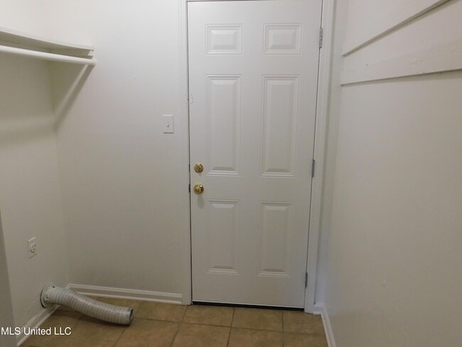 Building Photo - 8095 Martha Ann Ln