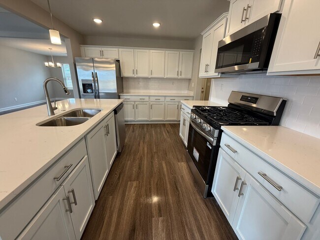 Building Photo - 9679 Bloomington Circle S