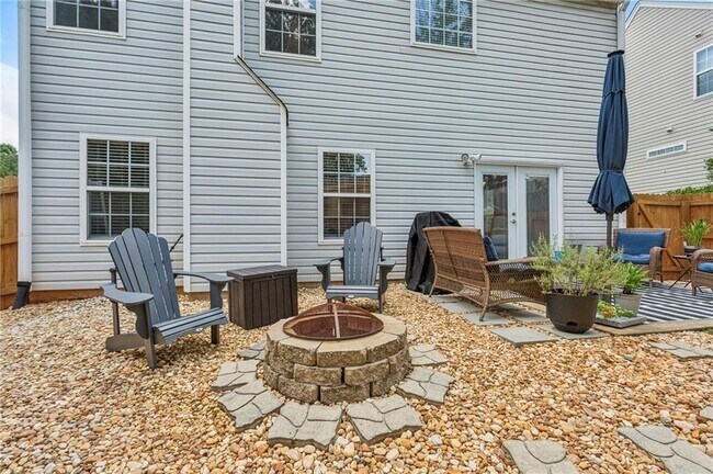 Building Photo - 142 Holly Mill Village Dr