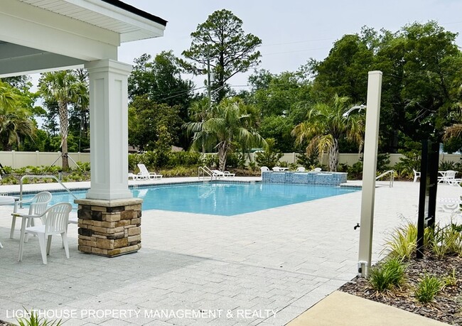 Building Photo - Charming, Newly Built 2 Bed/2.5 Bath Townh...