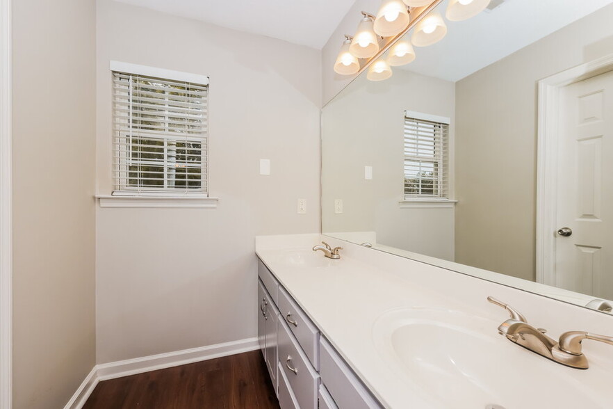 Building Photo - 603 McGivney Ct
